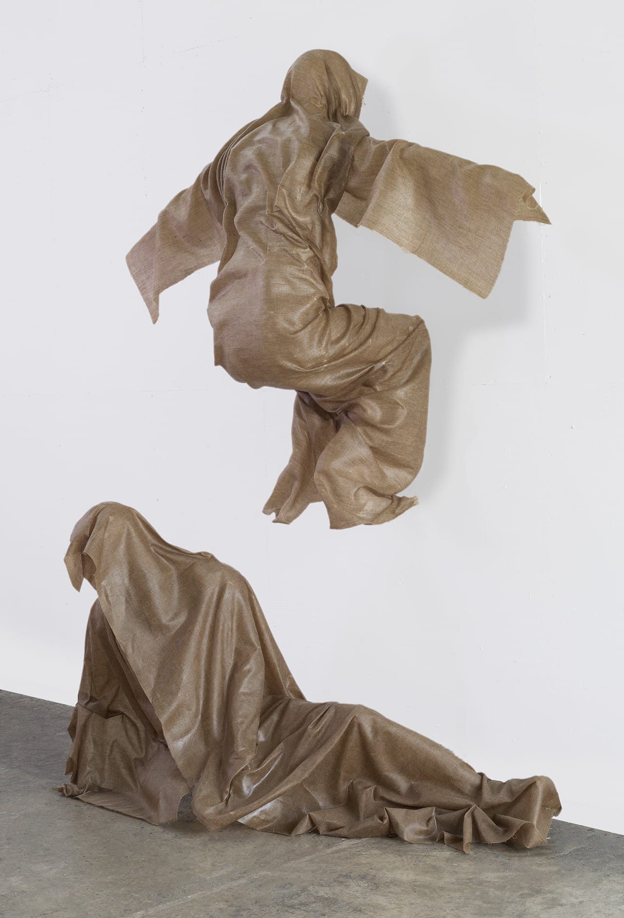Robert Morris, "For Otto" (2014–15), linen and resin, 91 x 68 x 37 inches (click to enlarge)