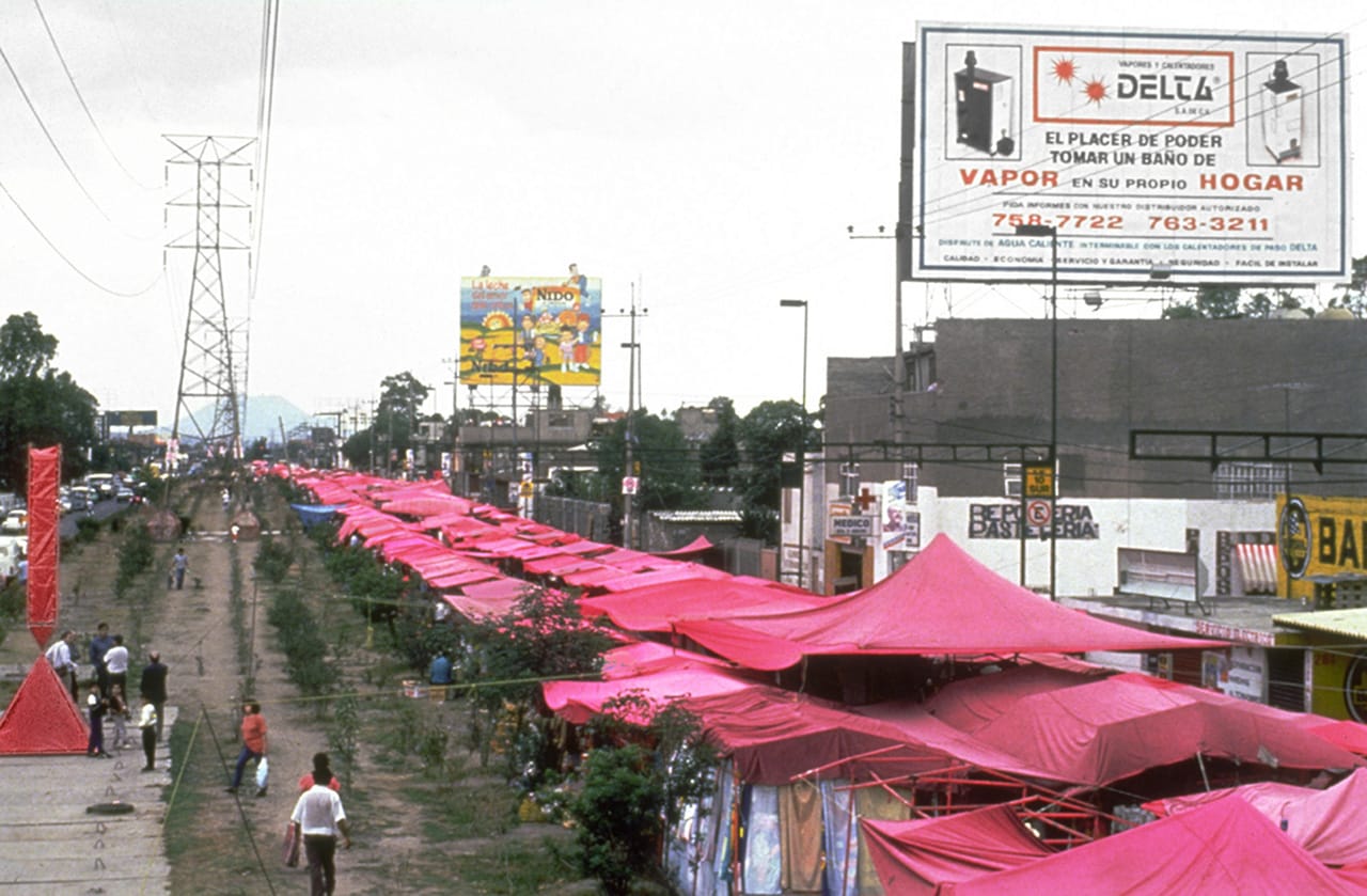 Eduardo Abaroa, "Obelisco roto portátil para mercados ambulantes" (1993), plastic sheeting, metal and photographic documentation. (image courtesy the artist)