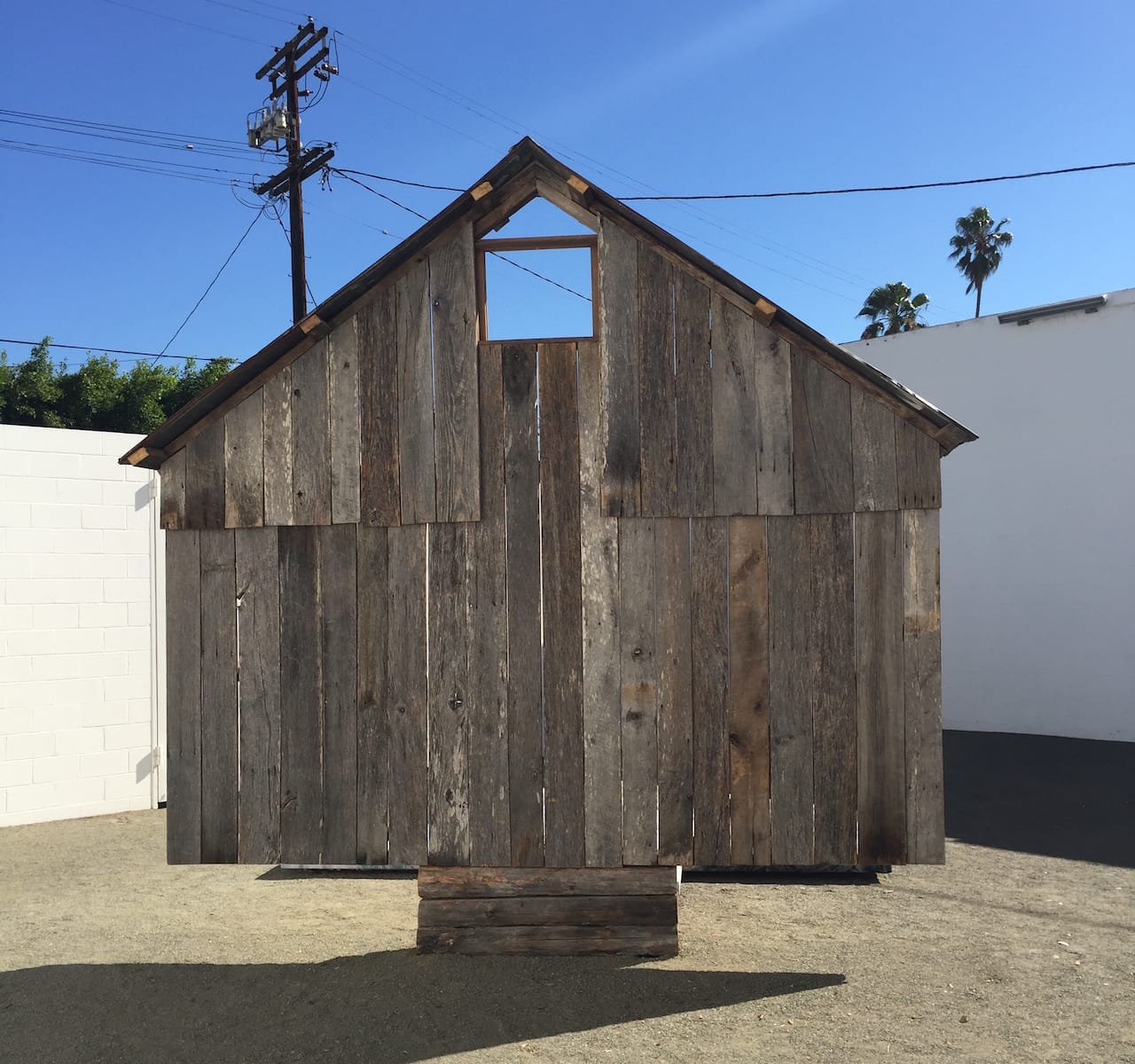 April Street, "Portrait of a Barn: 1840–2015" (2015), reclaimed wood, tin, steel, bronze, acrylic, hosiery, and canvas (all photos by the author for Hyperallergic)