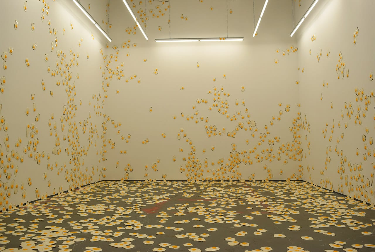 Installation view of Christopher Chiappa's 'Livestrong' at Kate Werble Gallery (all photos by the author for Hyperallergic)