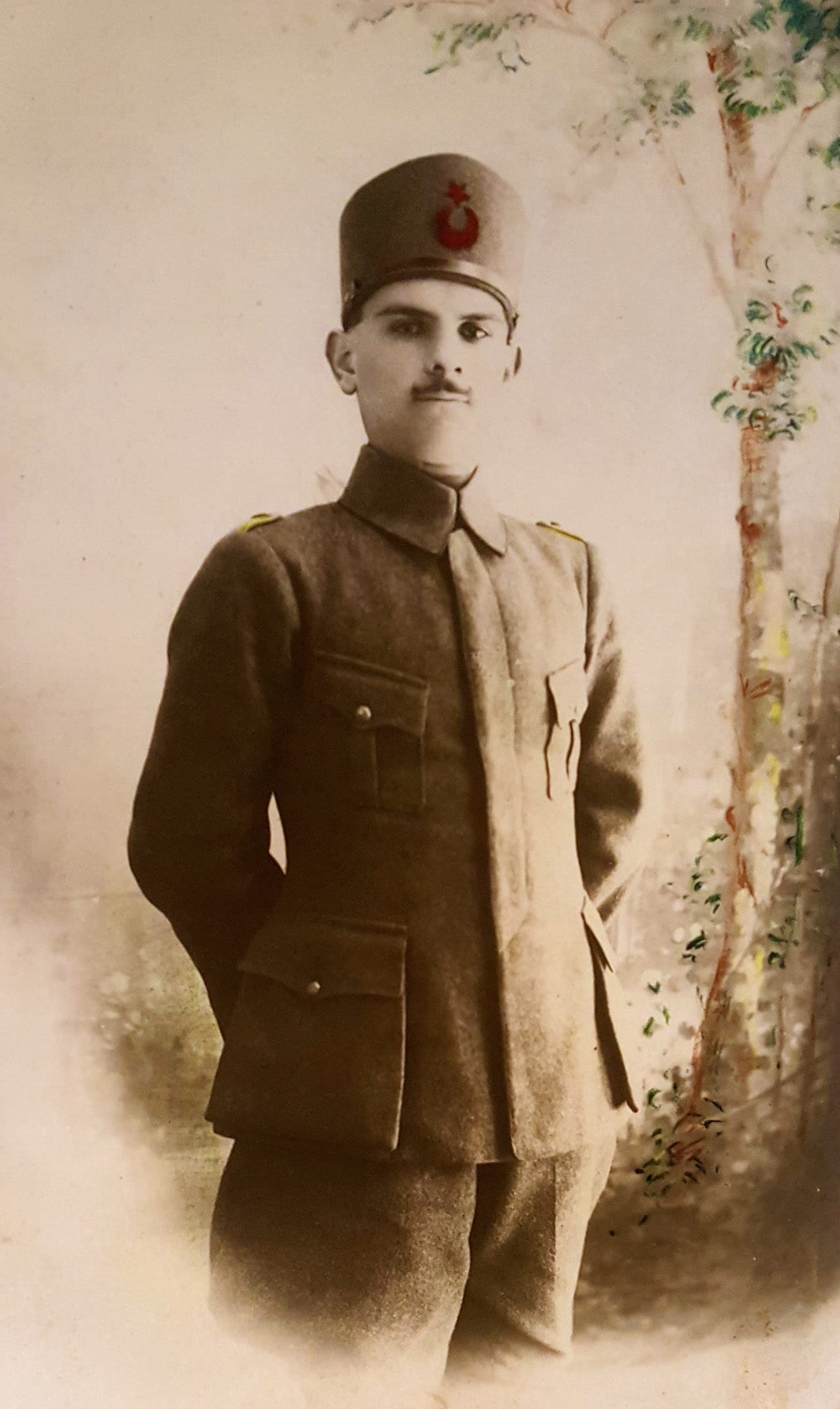 Several portraits are presented in the installation in larger scale, having undergone Guez's "scanogram" technique, which highlights details of the image that might otherwise not be seen, such as time-based decay or erasure. (click to enlarge)