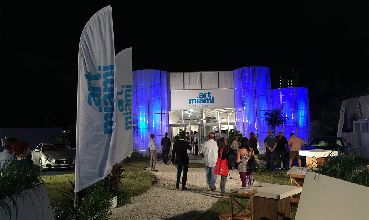 Art Miami is the biggest fair in the Wynwood neighborhood of Miami. (photo by the author for Hyperallergic)