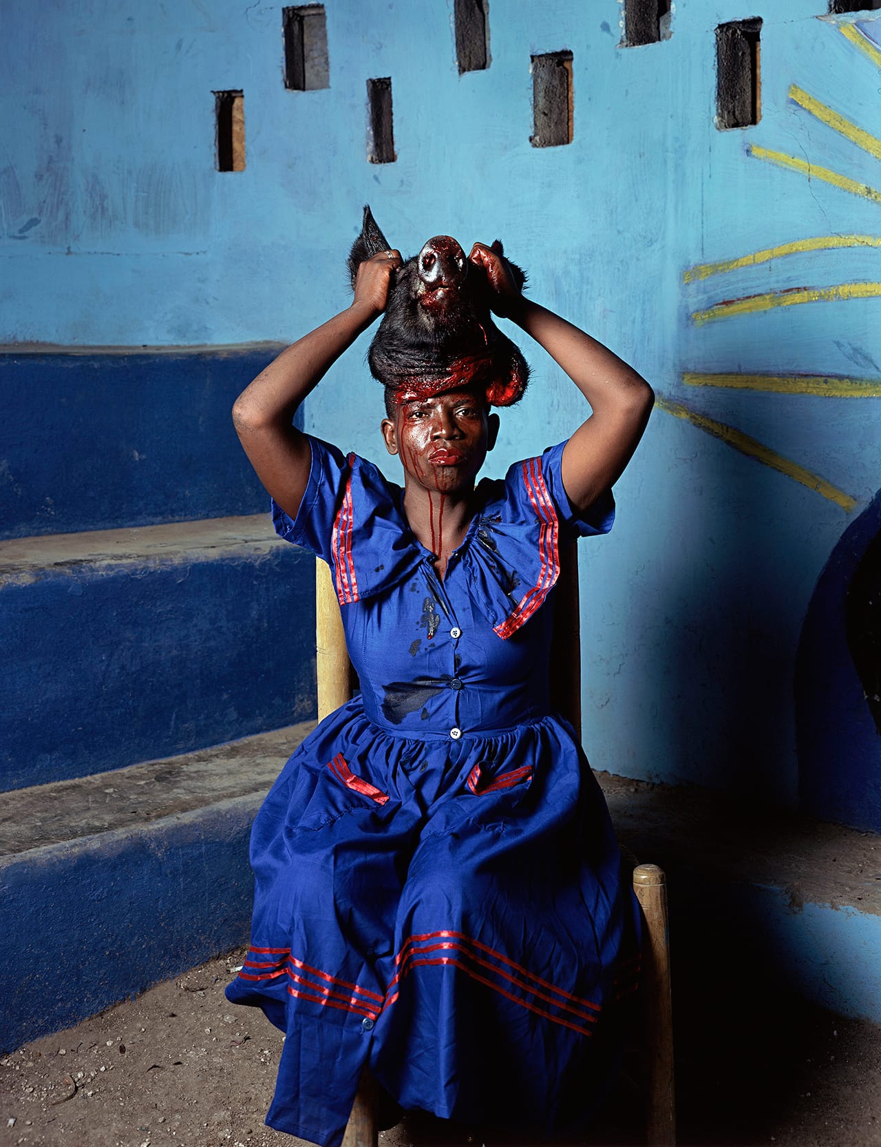 Deana Lawson, "As Above So Below, Port-au-Prince, Haiti" (2013) (© Deana Lawson, courtesy Rhona Hoffman Gallery, Chicago)