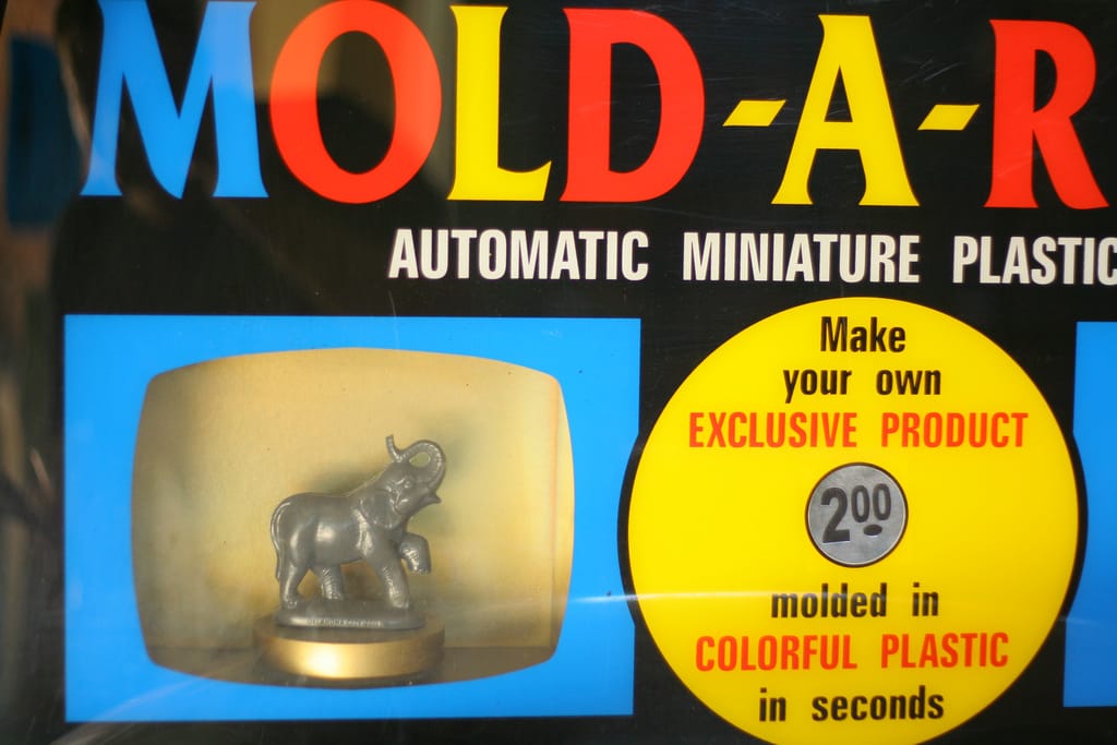 A Mold-A-Rama machine with an elephant at the Oklahoma City Zoo in 2010 (photo by Kelly Teague/Flickr)