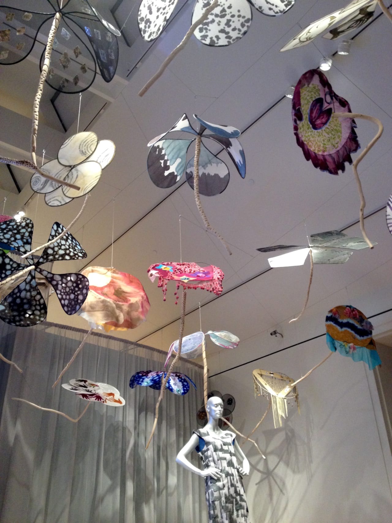 Patrica Michael's dress and installation (click to enlarge)