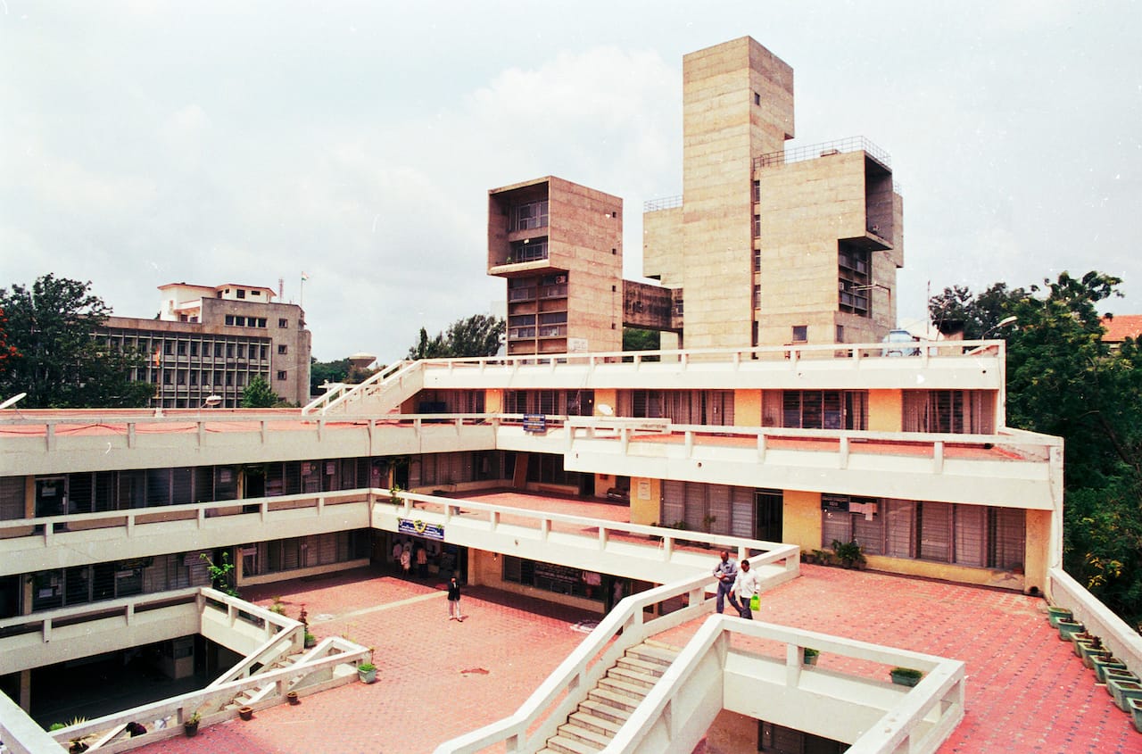 Visvesvaraya Center.jpg Charles Correa: Visvesvaraya Center, Bangalore, Indien, 1974–1980 Foto: © Addison Goedel 2010 
