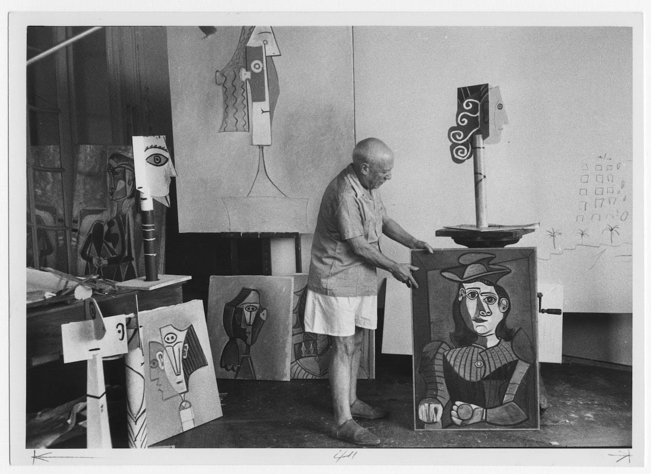 DAVID DOUGLAS DUNCAN - PICASSO IN THE STUDIO