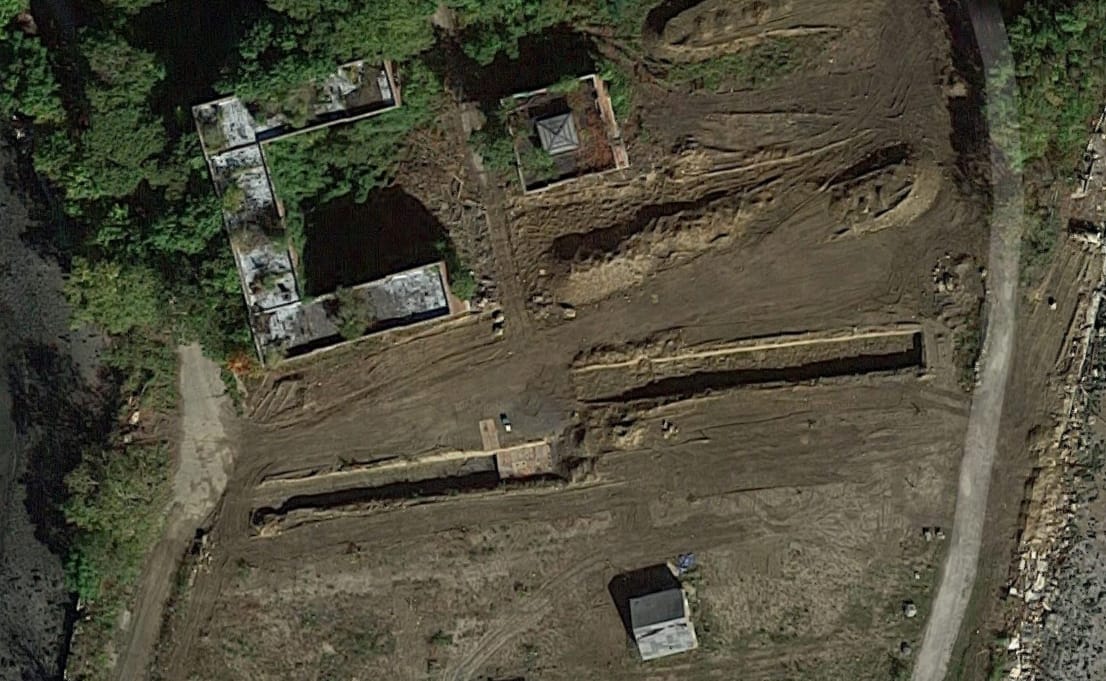 Burial trenches on Hart Island as seen on Google Earth (screeenshot by the author for Hyperallergic)