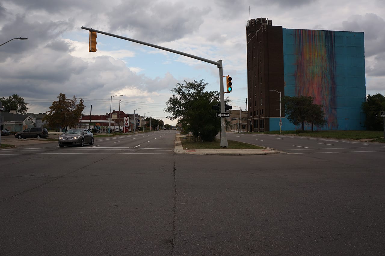 Katherine Craig's "The Illuminated Mural" on the side of 2937 East Grand Boulevard in Detroit (all images courtesy the artist)