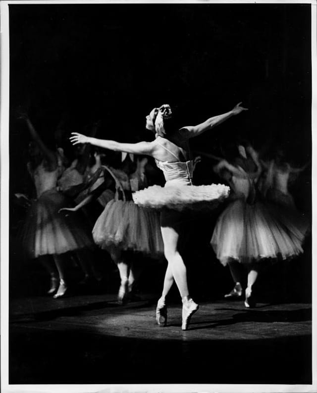 Maria Tallchief in 'Swan Lake,' choreographed by George Balanchine (photo by Roger Wood, 1952) (courtesy New York Public Library, Jerome Robbins Dance Division)