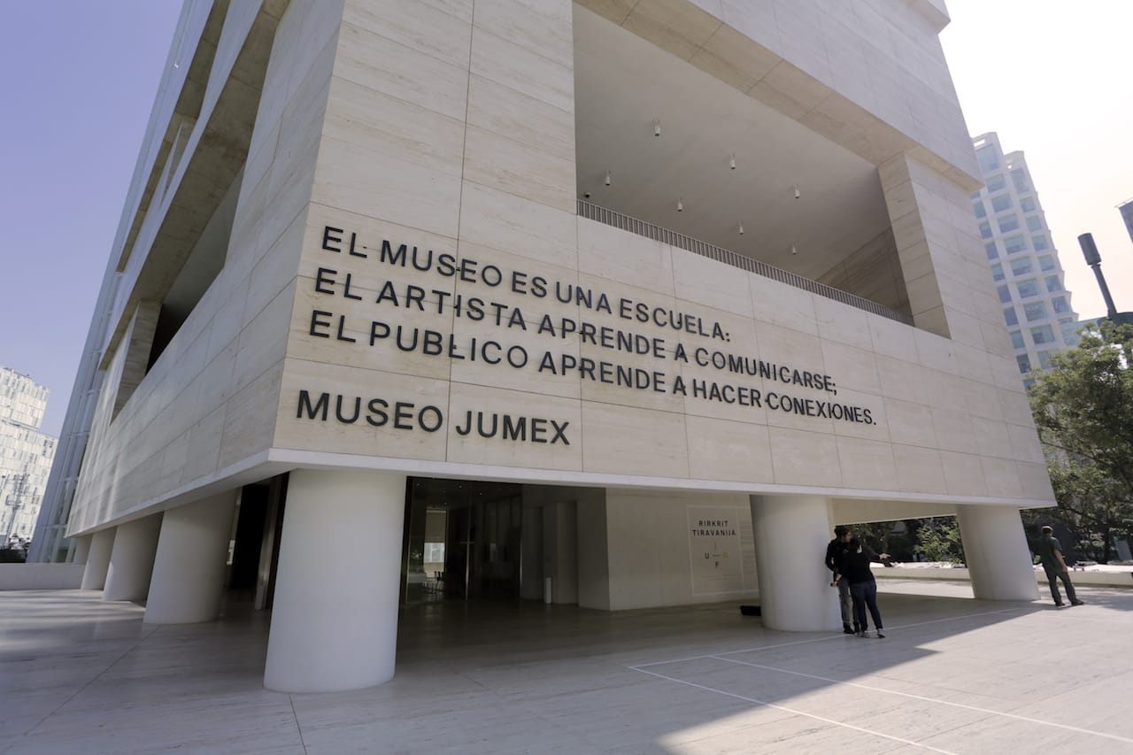 Luis Camnitzer, "A Museum is a School" (2011–present), site-specific installation at Museo Jumex, Mexico City (Solomon R. Guggenheim Museum, New York, gift of the artist in honor of Simón Rodriguez on the occasion of the Guggenheim UBS MAP Global Art Initiative; photo by Nisma Zaman, 2015 © Solomon R. Guggenheim Foundation)
