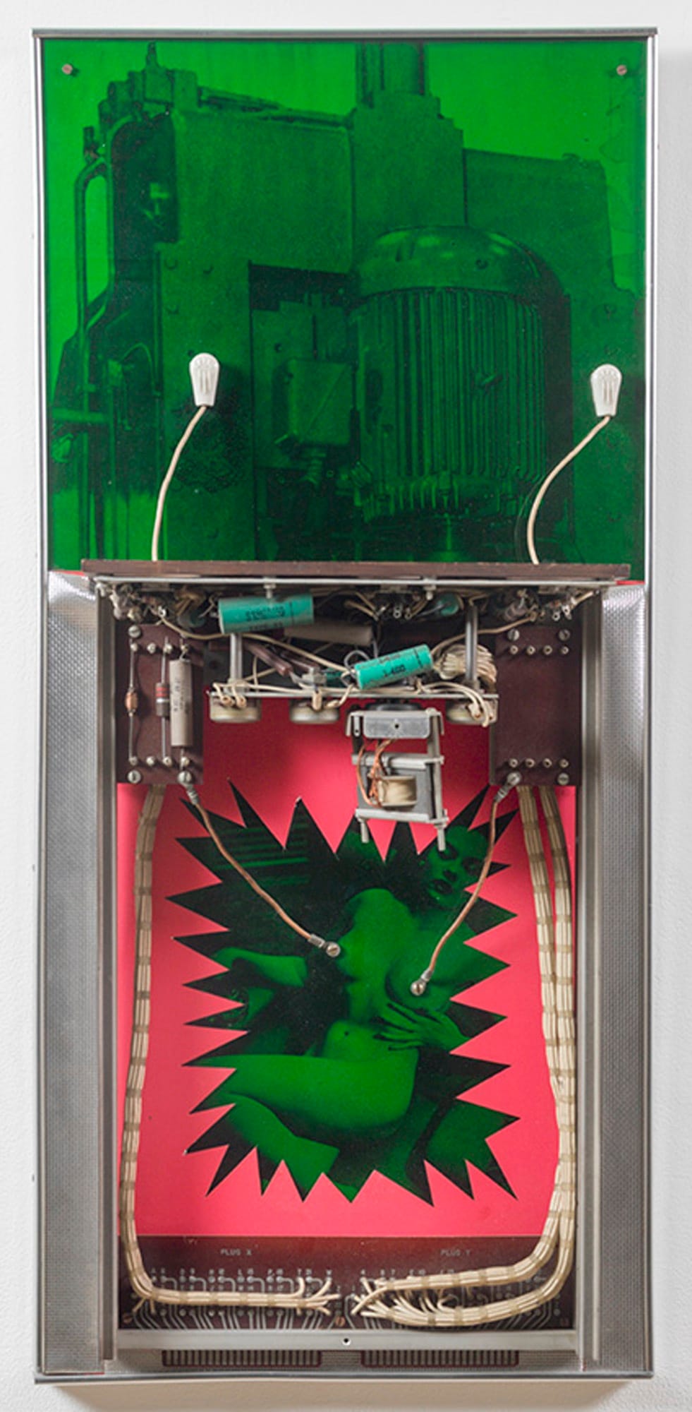 Robert Smithson, "Honeymoon Machine" (1964), Plexiglas, machine parts, black and white photographs on wood, 30 x 14 x 5 in