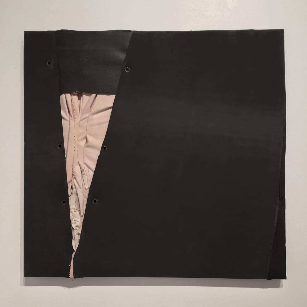 "C-7" (1976), Canvas, rubber, and thread on canvas, 33.25 x 35 in. (Image courtesy the author for Hyperallergic.) 