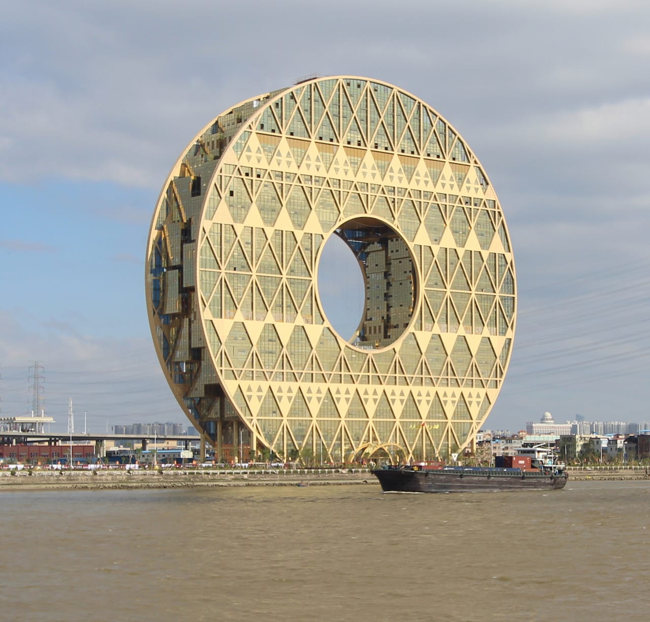 Guangzhou Circle (image via Wikipedia)
