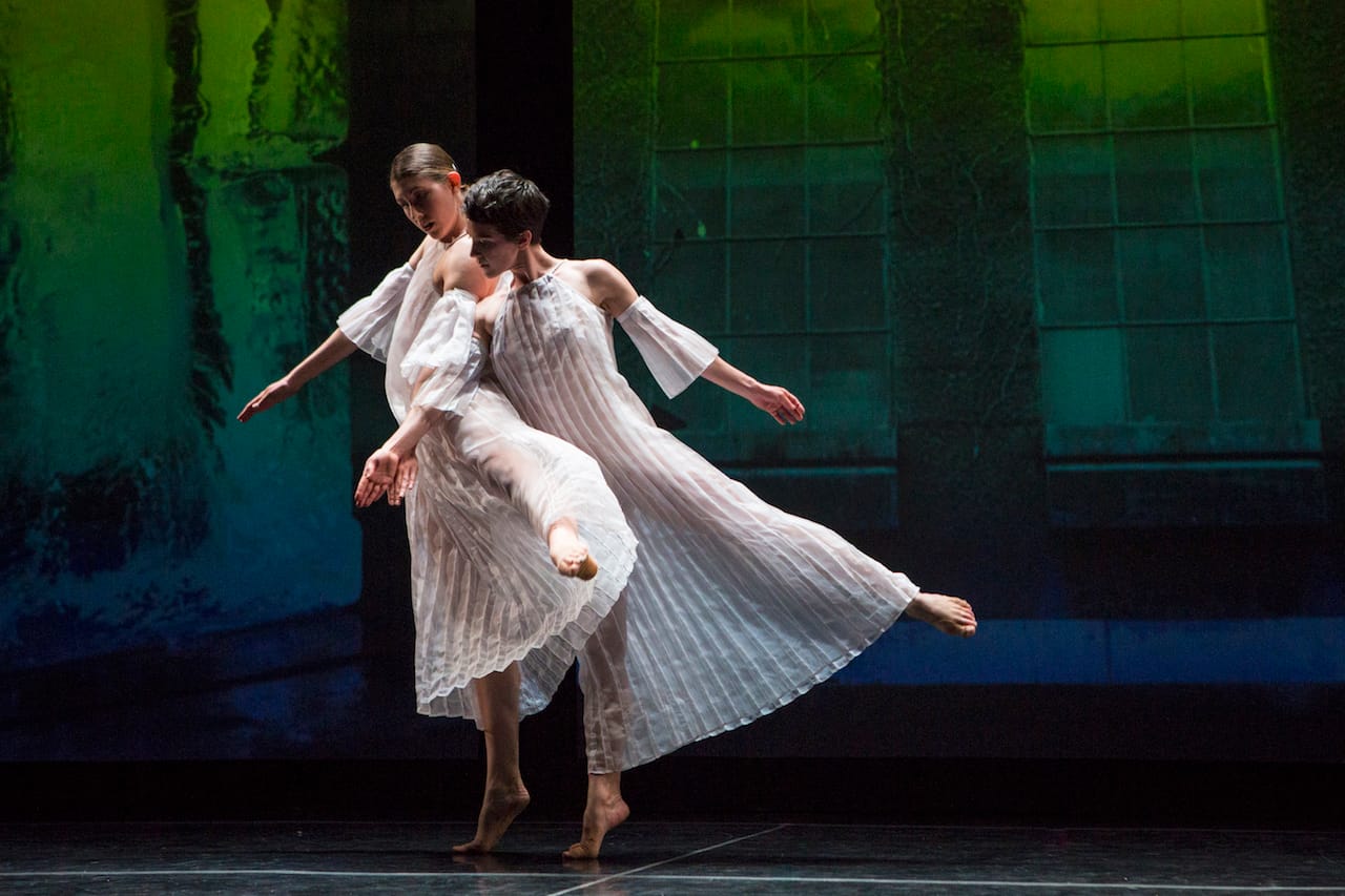 Emily Stone (left) and Cori Kresge (right) in Stephen Petronio Company's performance of Trisha Brown’s “Glacial Decoy” (photo by Yi-Chun Wu, courtesy Stephen Petronio Company)