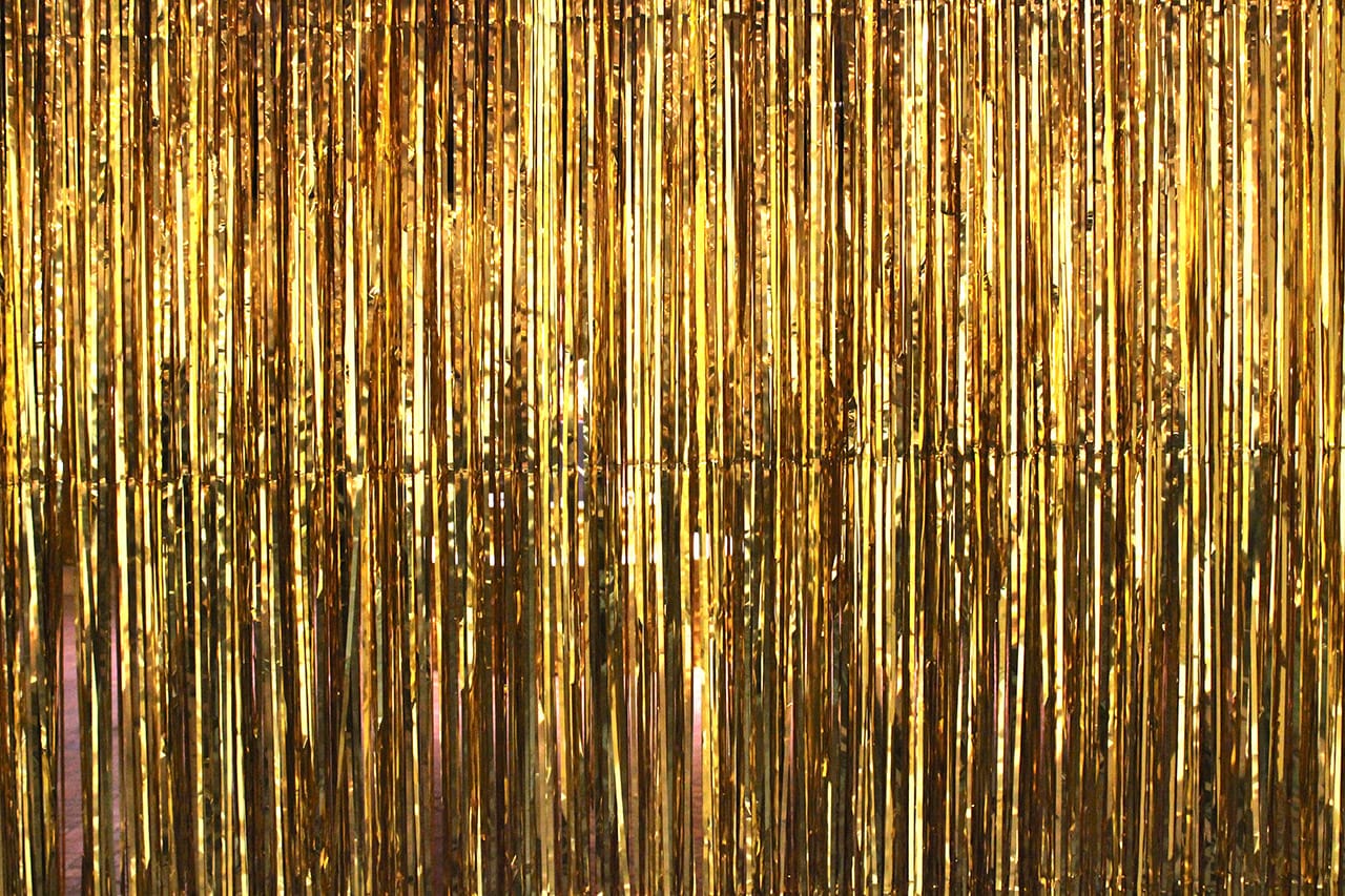 The gold streamers for Ragnar Kjartansson's "Woman in E"