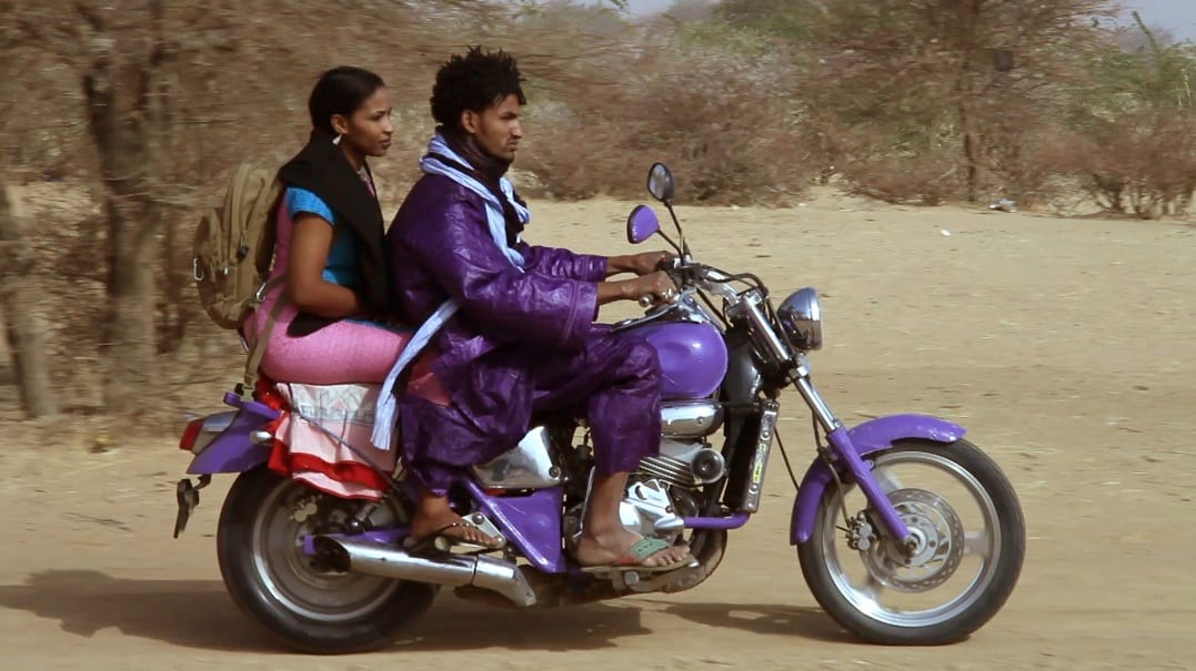 Akounak Tedalat Taha Tazoughai (Rain the Color Blue with a Little Red in it) (via pomona.edu)