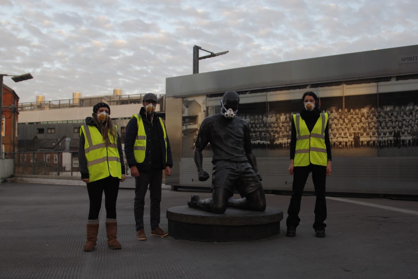 Greenpeace activists fit the statue of Thierry Henry at Emirates Stadium with an emergency face mask to demand action on air pollution. Earlier this morning, a separate Greenpeace team eluded security and climbed over the fence around the Houses of Parliament to put another mask on Oliver Cromwell’s statue. Famous statues of Winston Churchill in Parliament Square, Queen Victoria opposite Buckingham Palace, Eros at Piccadilly Circus and Nelson’s Column at Trafalgar Square, have also been given protection against London’s dirty air by environmental activists.