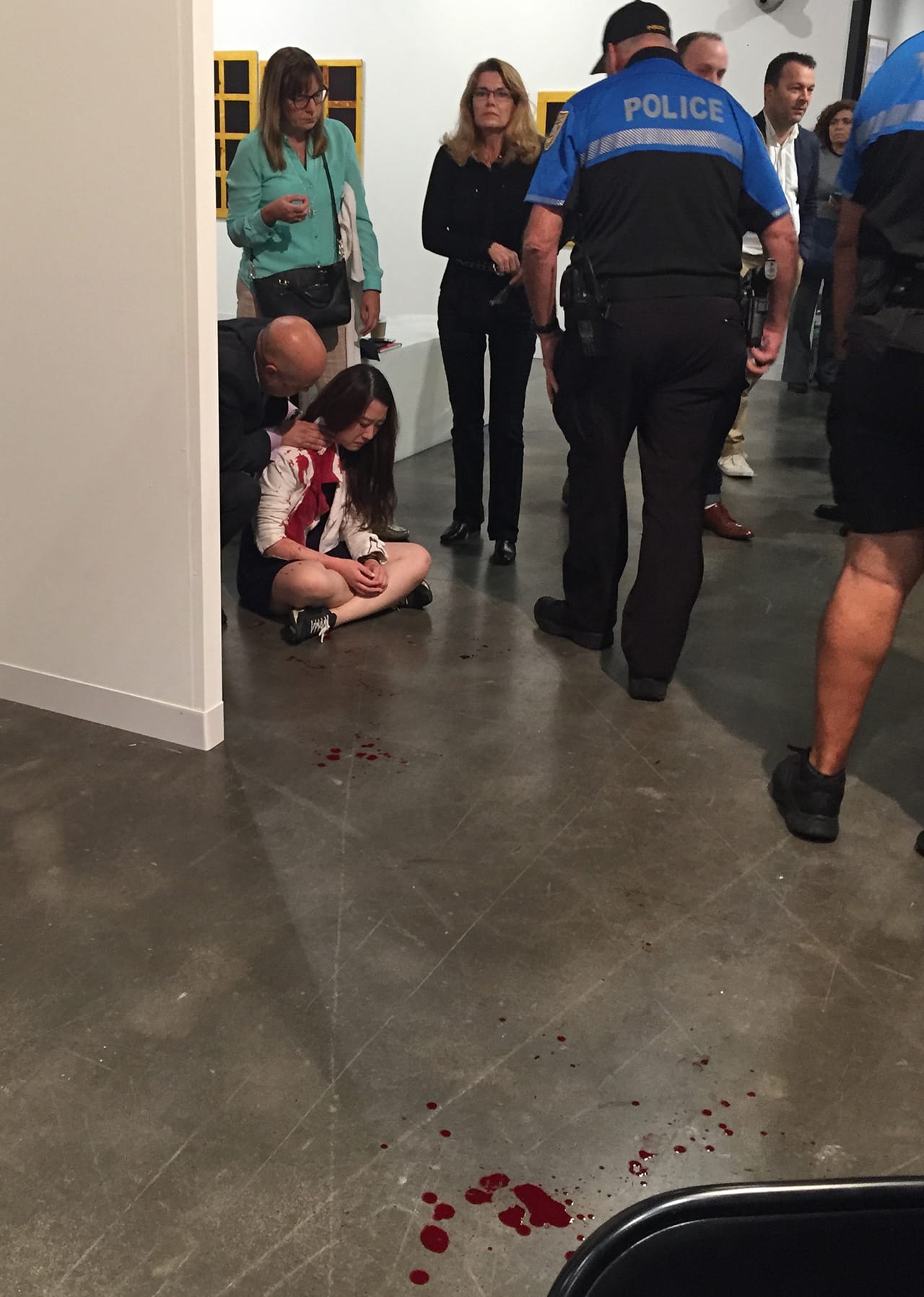 A photograph of the Sunday, December 6 incident that was provided to Hyperallergic by a reader at Art Basel Miami Beach. (anonymous reader and used with permission)