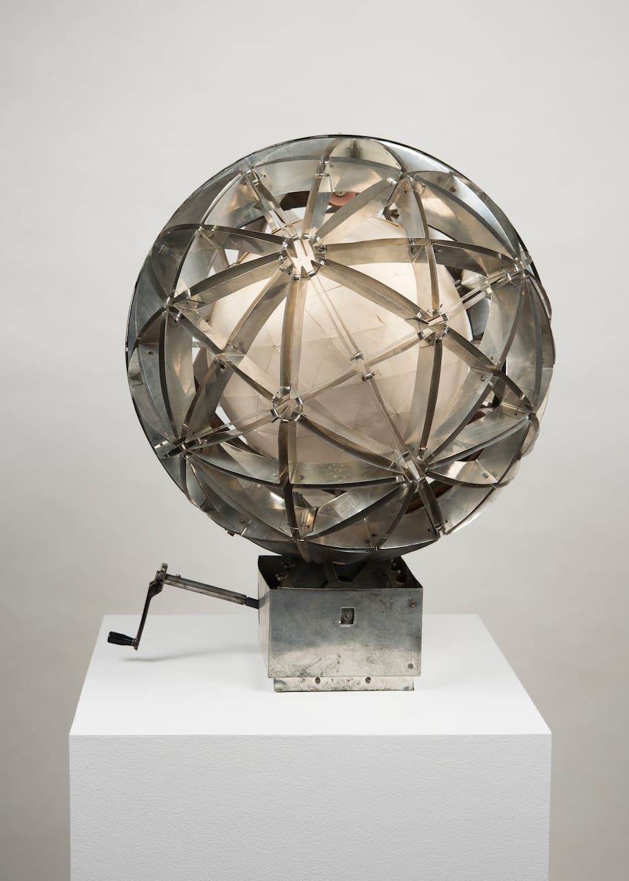 Valdis Celms, "Positron" (1976), kinetic maquette of steel, paper, and wood (courtesy Zimmerli Art Museum, Norton and Nancy Dodge Collection of Nonconformist Art from the Soviet Union, © 2016 Artists Rights Society (ARS), New York / AKKA-LAA, Latvia, photo by Peter Jacobs)