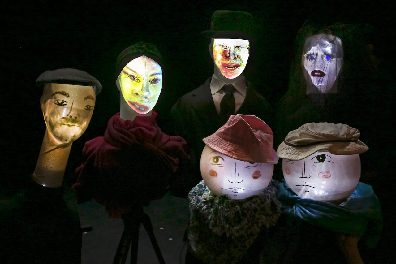 Theodora Skipitares "Six Characters (a family album)" (2015) (photo by Richard Termine, courtesy of La Mama) 