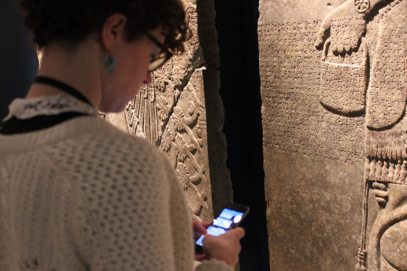 A visitor using ASK.