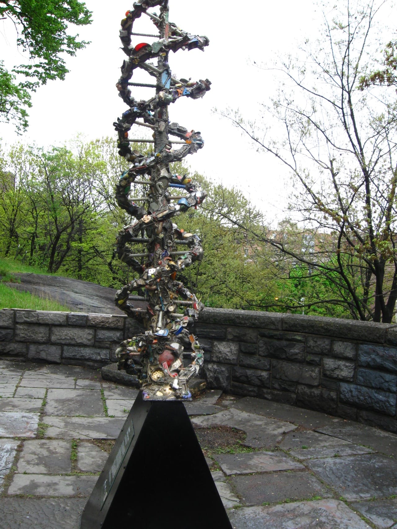 SUPRINA "DNA Totem" (2016)