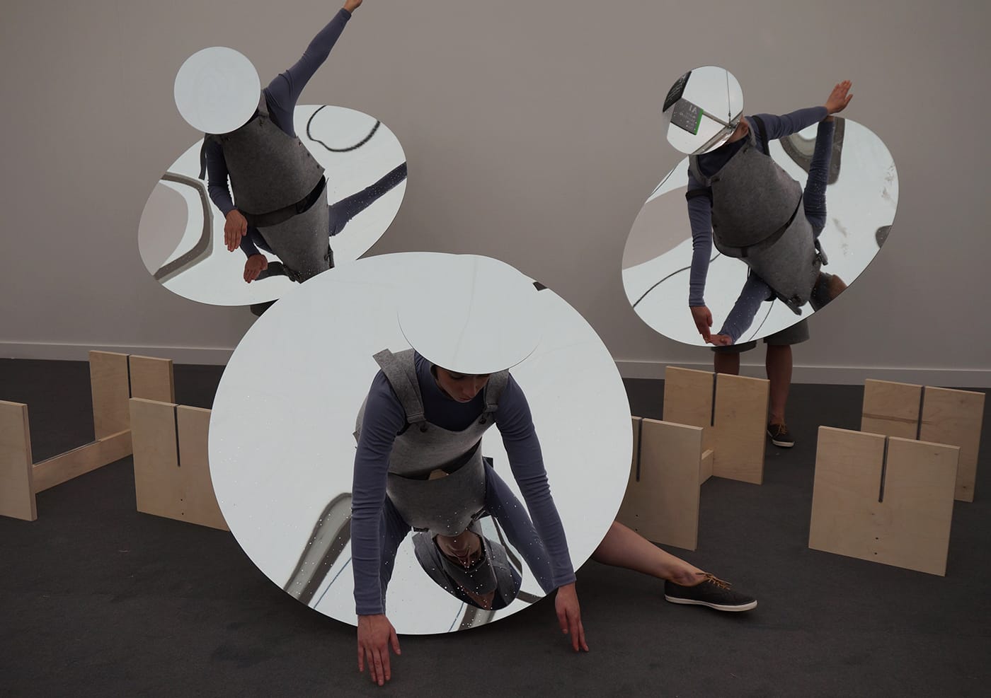 Three performers Eduardo Navarro’s “Instruction from the sky” for Frieze Projects