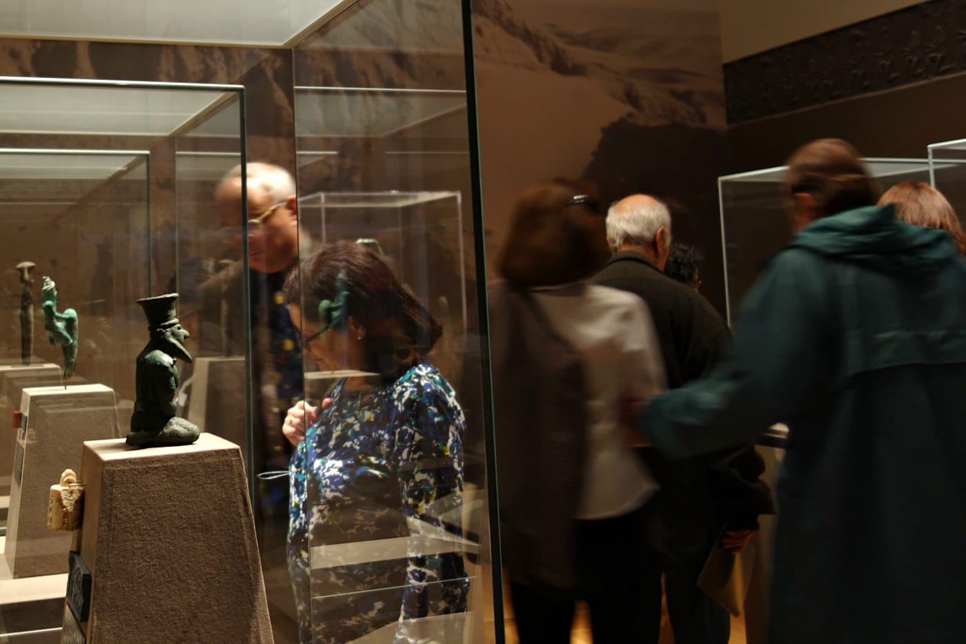 Installation view of 'Founding Figures: Copper Sculpture from Ancient Mesopotamia, ca. 3300–2000 B.C.' at the Morgan Library (photo by the author for Hyperallergic)