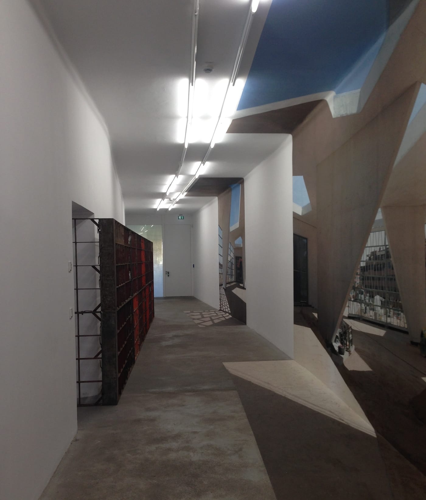 Installation view of Franka Hörnschemeyer's exhibition at Grüntuch Ernst Lab