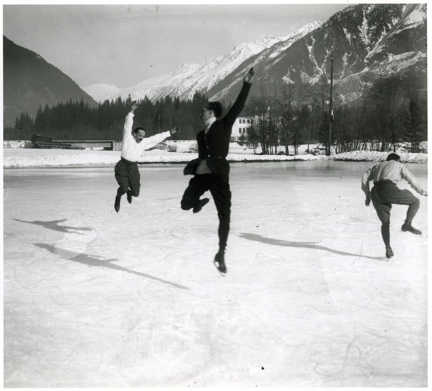 Jacques Henri Lartigue, "Albert Heïdé, Francis Pigueron and Ostertag. Chamonix, January 1918" (1918), photograph, 15 3/4 x 16 1/2 in (© Ministère de la Culture France/AAJHL)