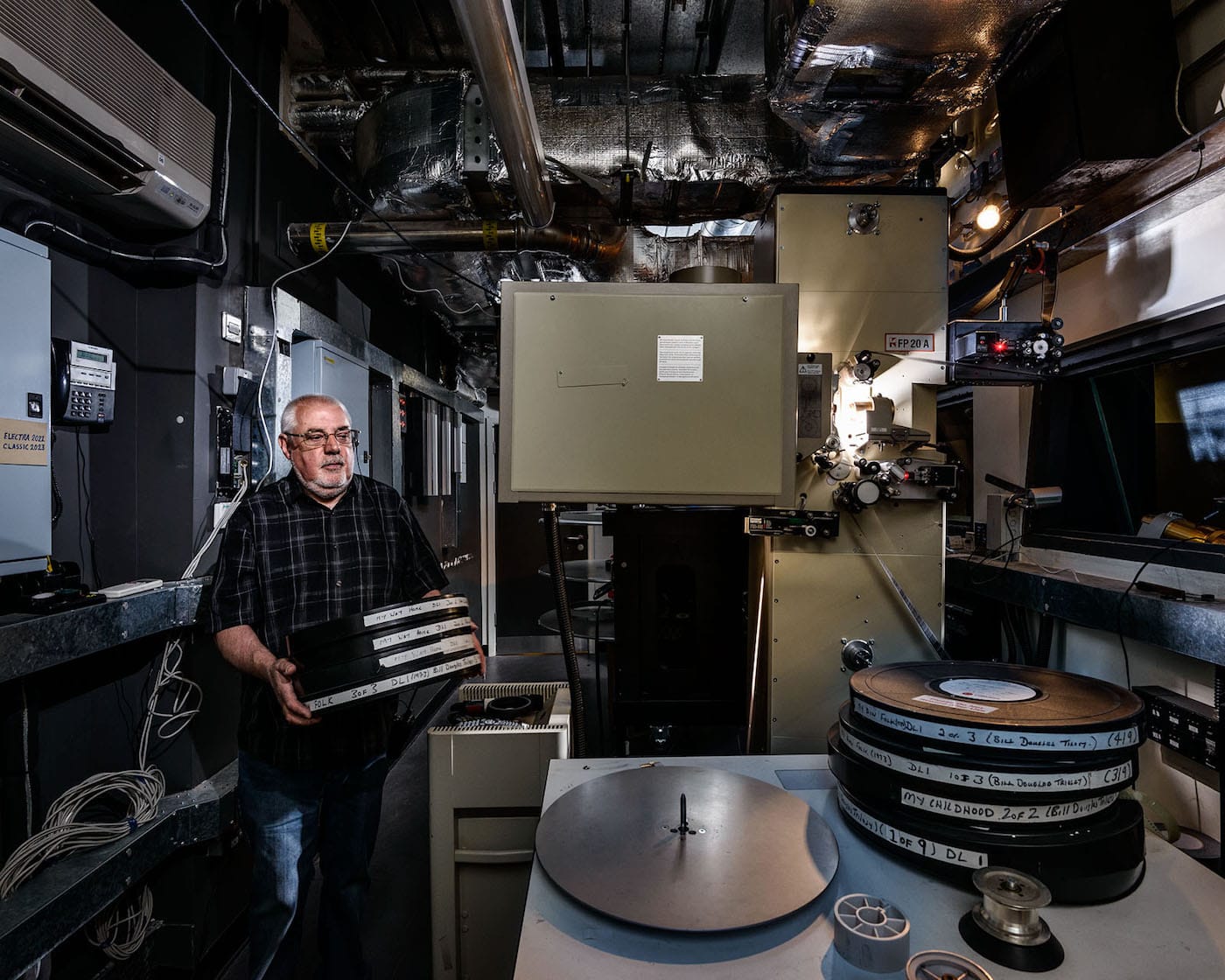 Licensed for use on hyperallergic.com Copyright © Richard Nicholson, 2016. Mobile: +44 (0)7958 945 446 Email: mail@richardnicholson.com Website: www.richardnicholson.com