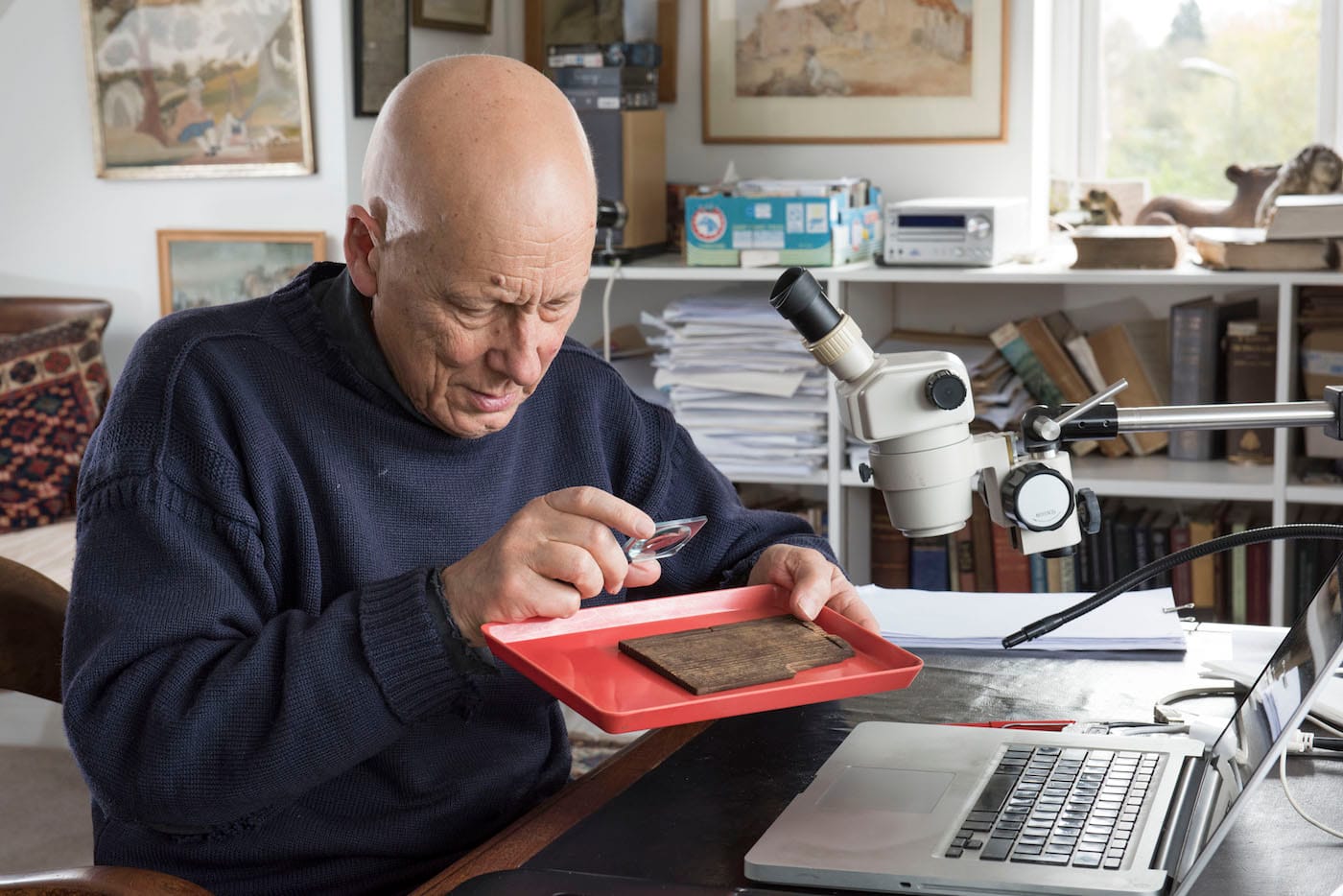 14. Roger Tomlin deciphers the Bloomberg tablets (c) MOLA