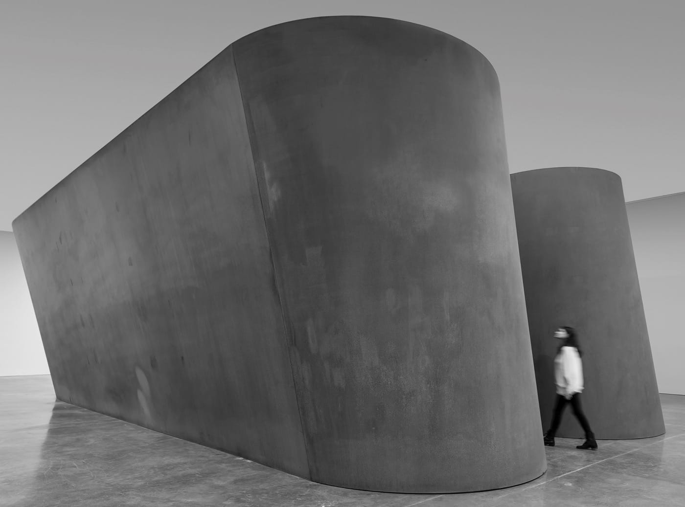 Richard Serra “NJ-1” (2015) weatherproof steel, six plates, overall: 13’ 9” x 51’ 6”x 24’ 6” (4.2 x 15.7 x 7.5 m) plates: 2” (5 cm thick) (© Richard Serra. Photograph&nbsp;by Cristiano Mascaro)