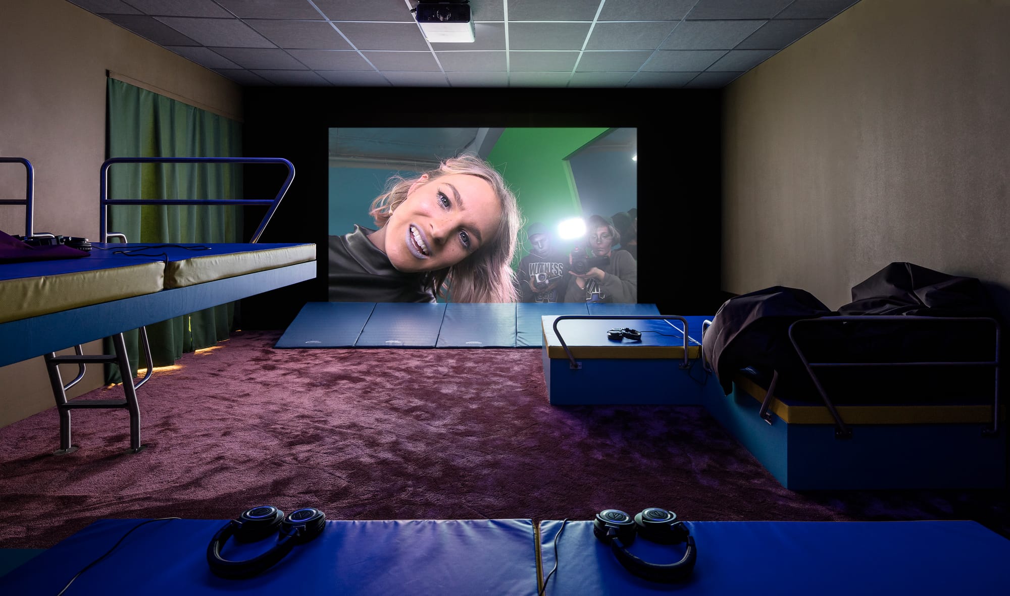 Lizzie Fitch/Ryan Trecartin, "(As yet untitled sculptural theater)" (2016), installation view