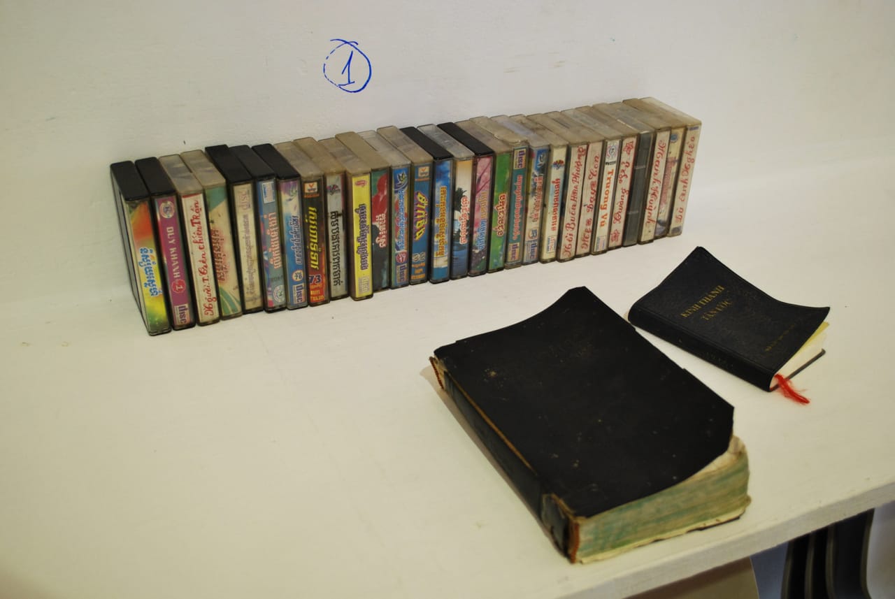 “Free Border Pole Trade,” (2016). Installation detail.