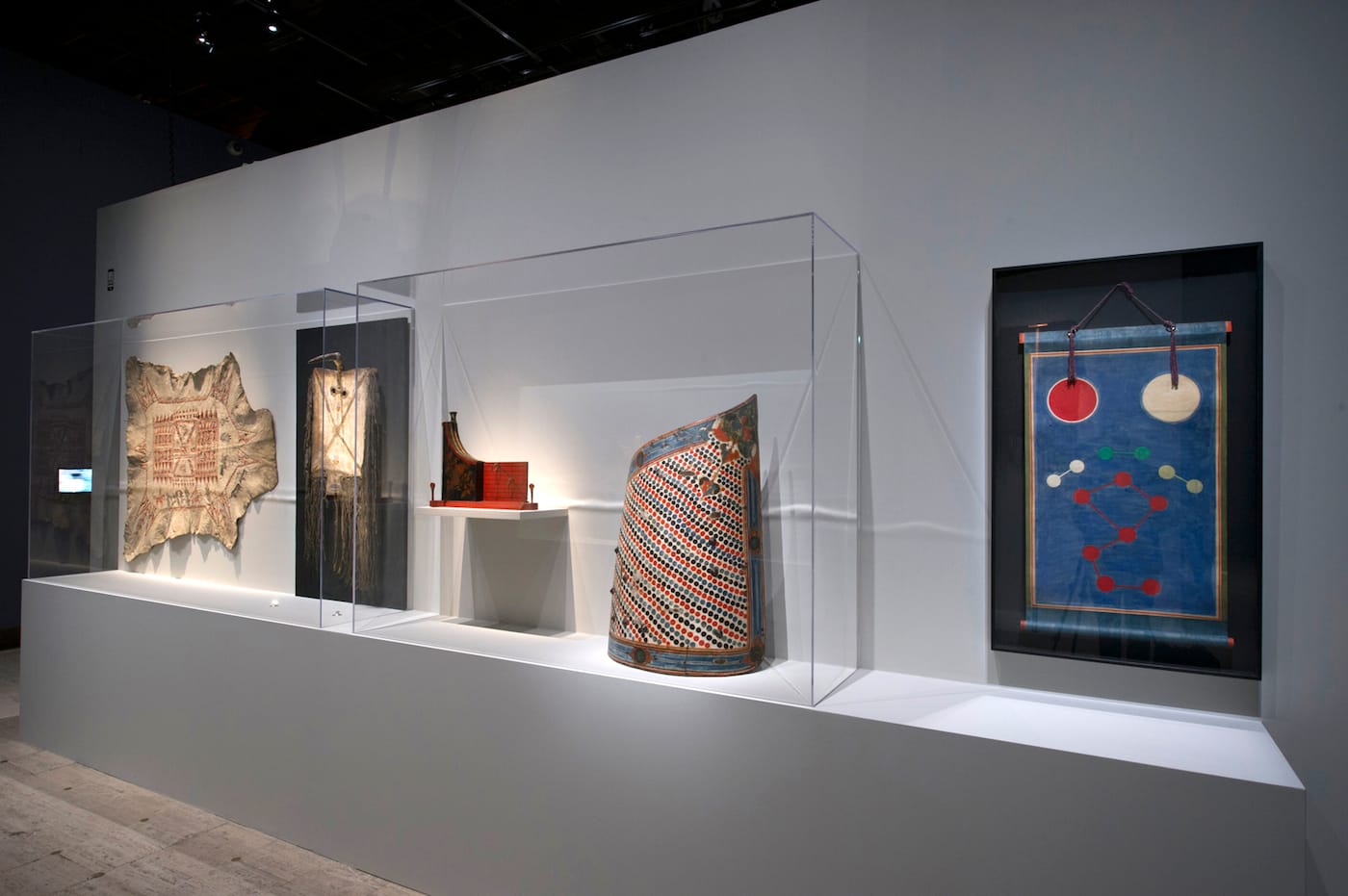 Installation view of 'Carambolages' at the Grand Palais, with exhibition design by Hugues Fontenas Architecte (all photos by Didier Plowy, Paris, 2016 © Rmn-Grand Palais, unless indicated otherwise)