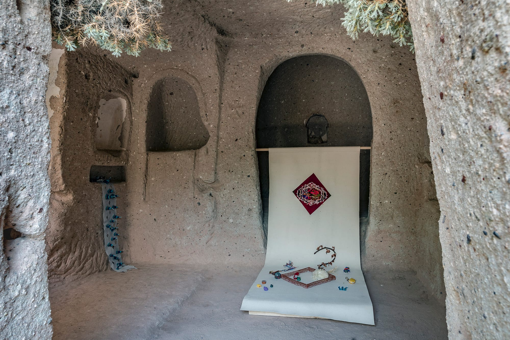 Nilbar Gures, installation shot