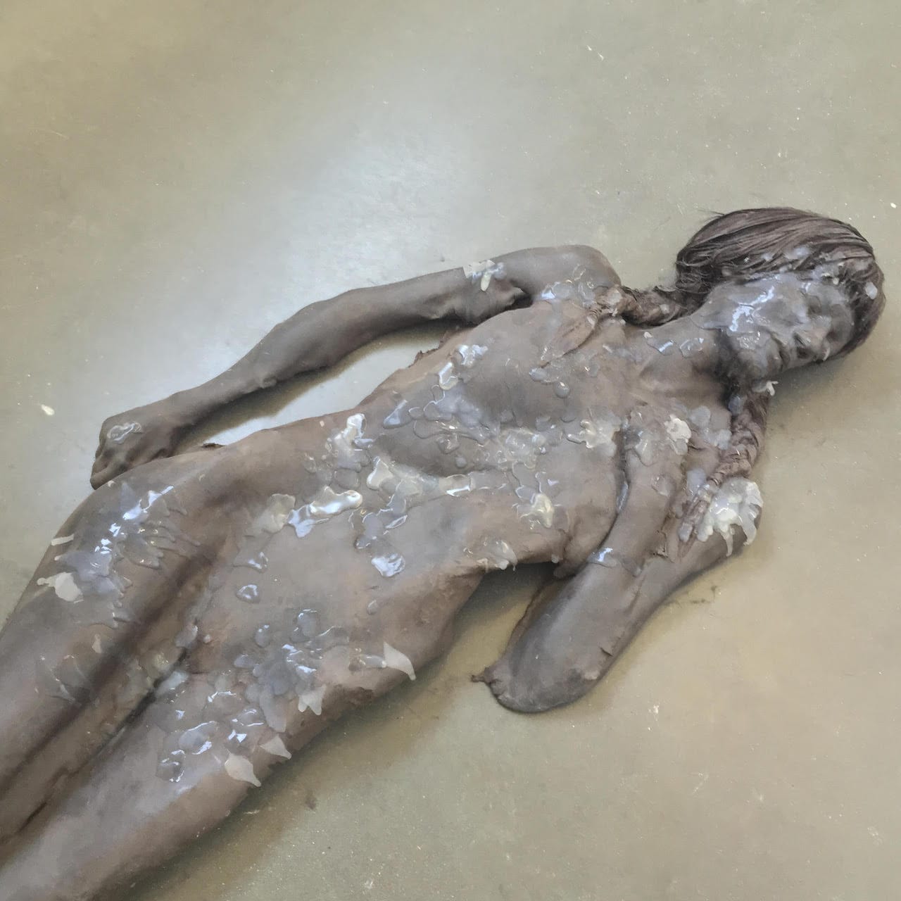 Andra Ursata, "Crush" (2011) (photo by author for Hyperallergic) 