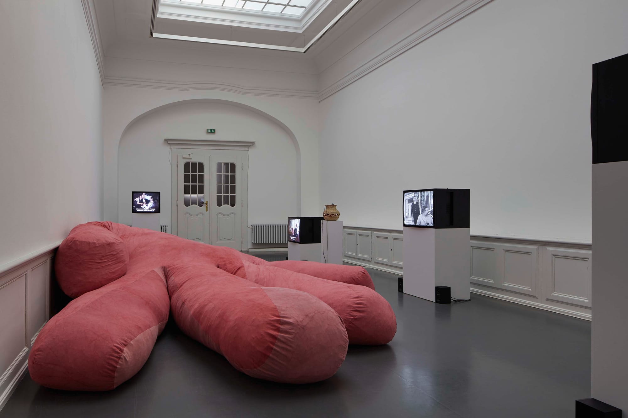 photo credit: “Kerstin Cmelka with Manuel Gorkiewicz, Mario Mentrup, Hanno Millesi und Mandla Reuter”, installation view, Badischer Kunstverein, Karlsruhe, 2015, photo: Stephan Baumanngorkiewicz, mario mentrup, hanno millesi und mandla reuter 30.01-06.04.2015