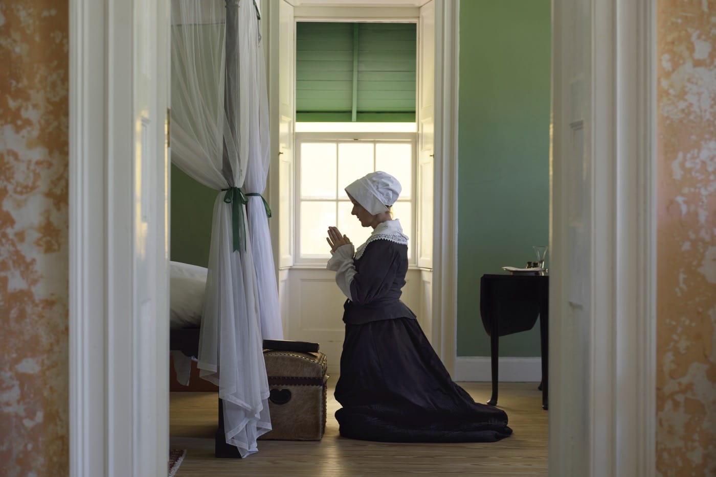 AKOM160003_Woman Praying (1)