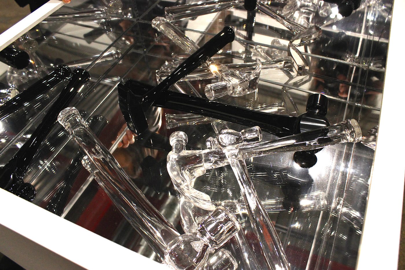 Describing Labor Glass Objects (2011)