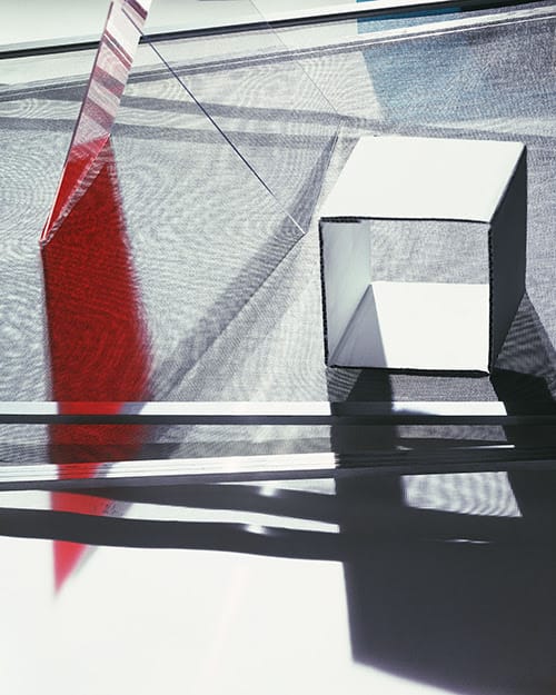 Barbara Kasten, "Elemental 4" (2016), C-print, 70 x 56 inches (via hannahhoffmangallery.com)