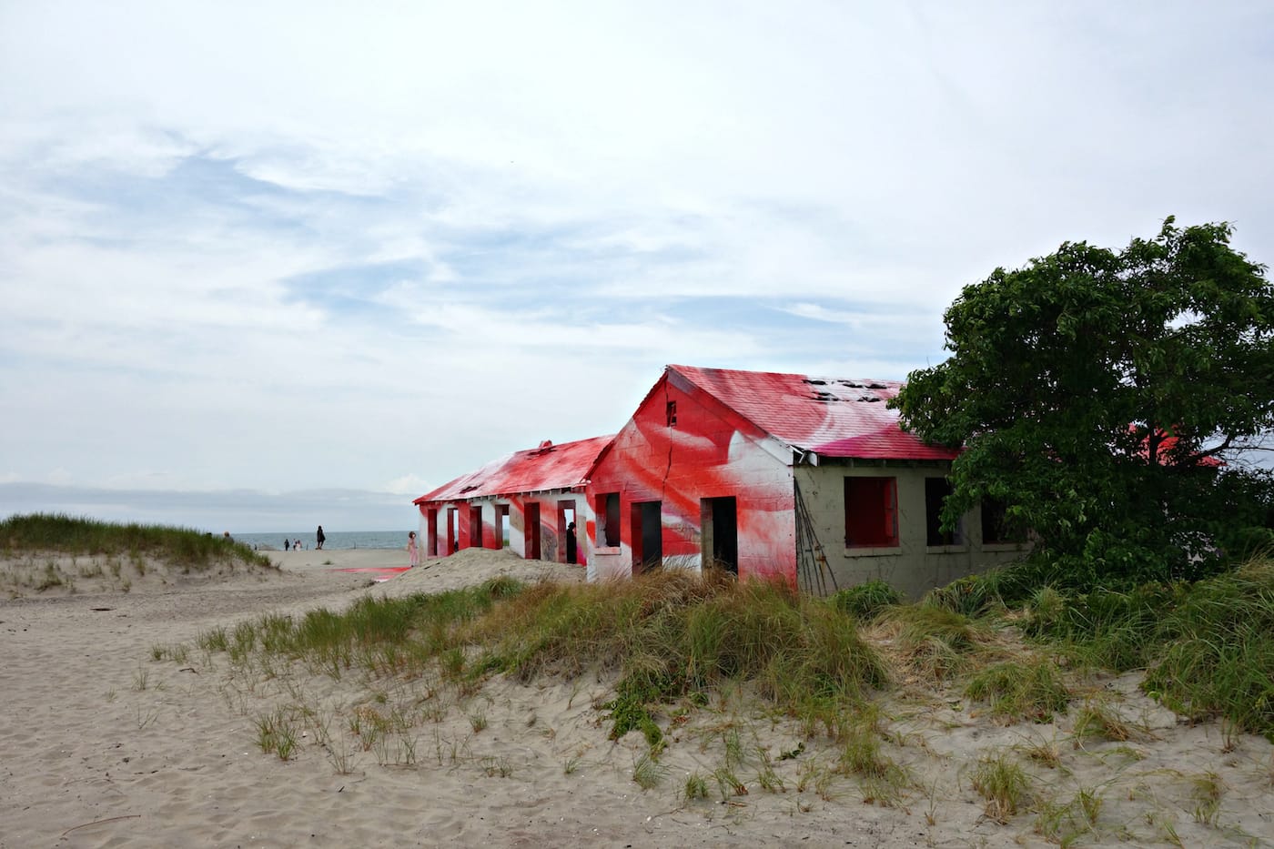 Installation view of Katharina Grosse's "Rockaway!" at Fort Tilden