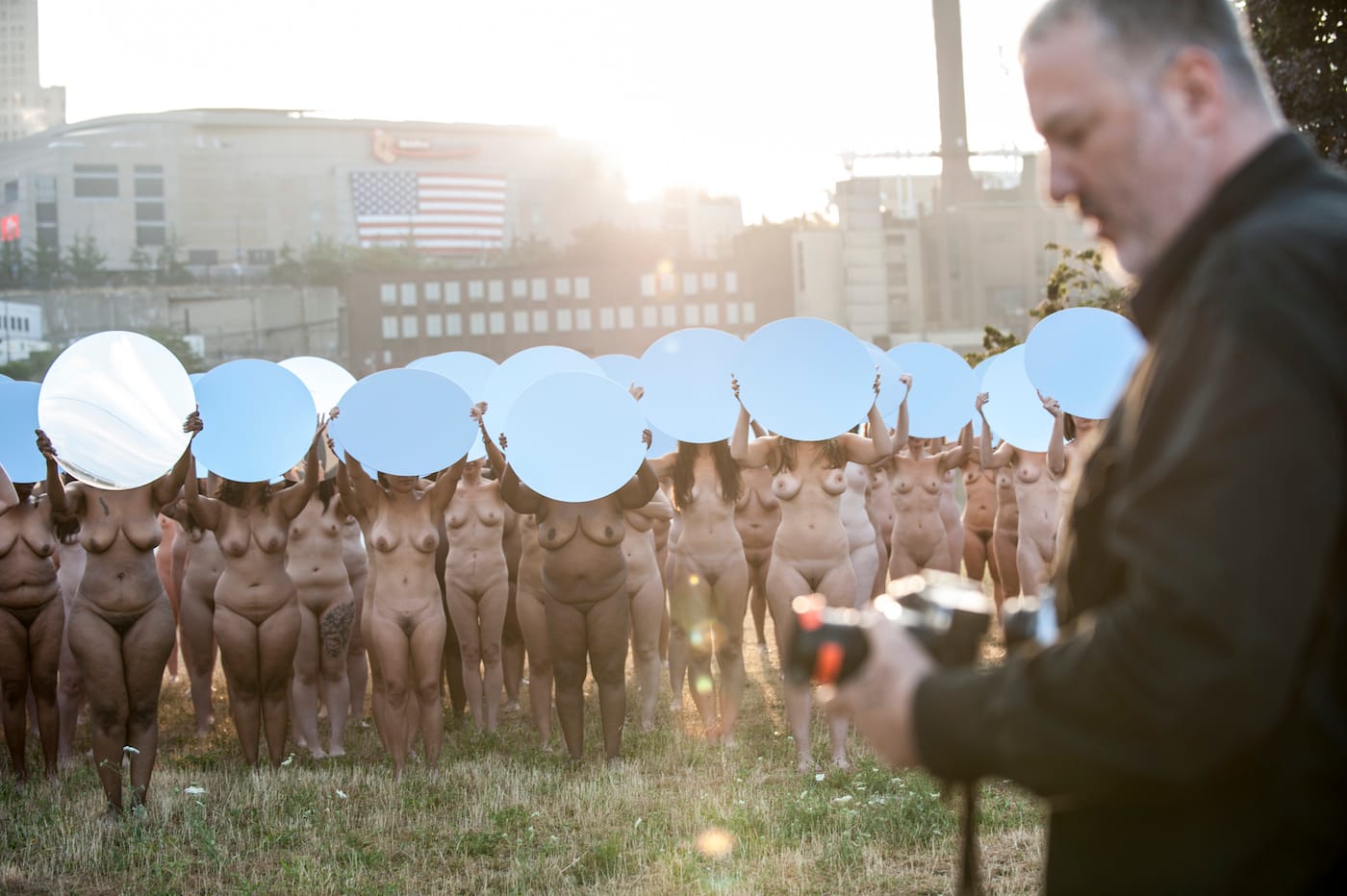 Spencer Tunick shooting "Everything She Says Means Everything" (2016) in Cleveland (photo by Lindsey Byrnes, courtesy the artist)