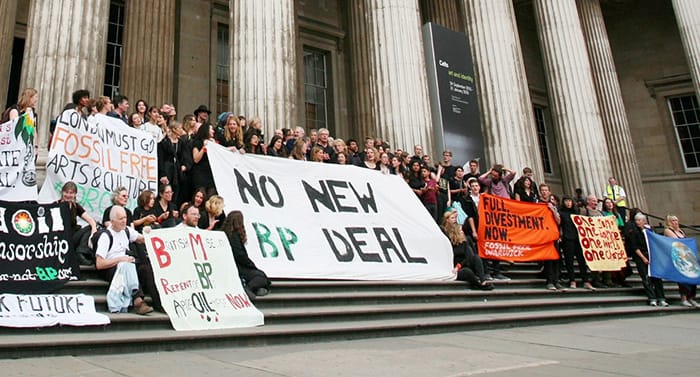 Art Not Oil and other supportive groups on the steps of the British Museum (photo by Anna Branthwaite, provided by Art Not Oil)