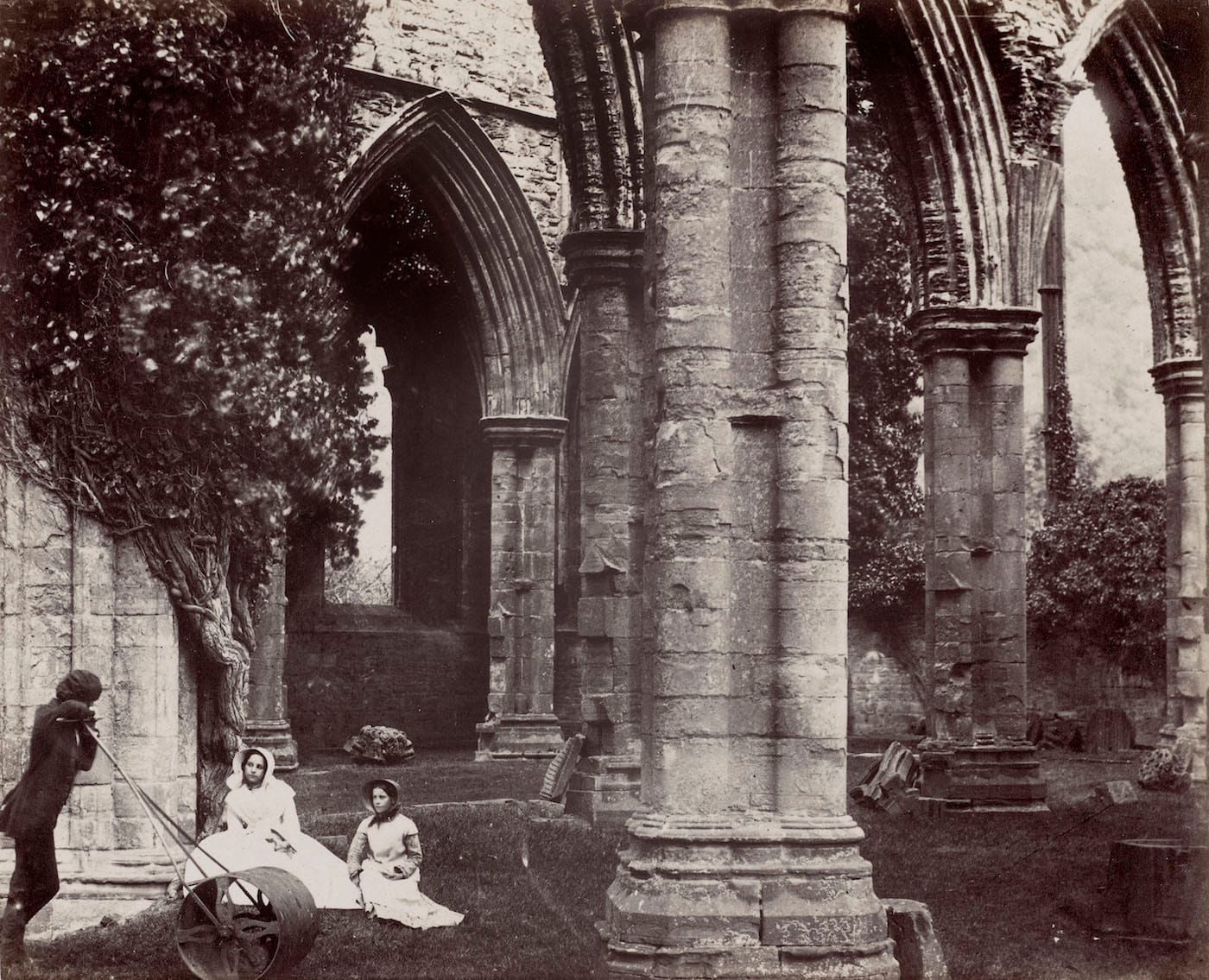 Roger Fenton, "Tintern Abbey" (1860s), albumen print (© Museum of Fine Arts, Boston)