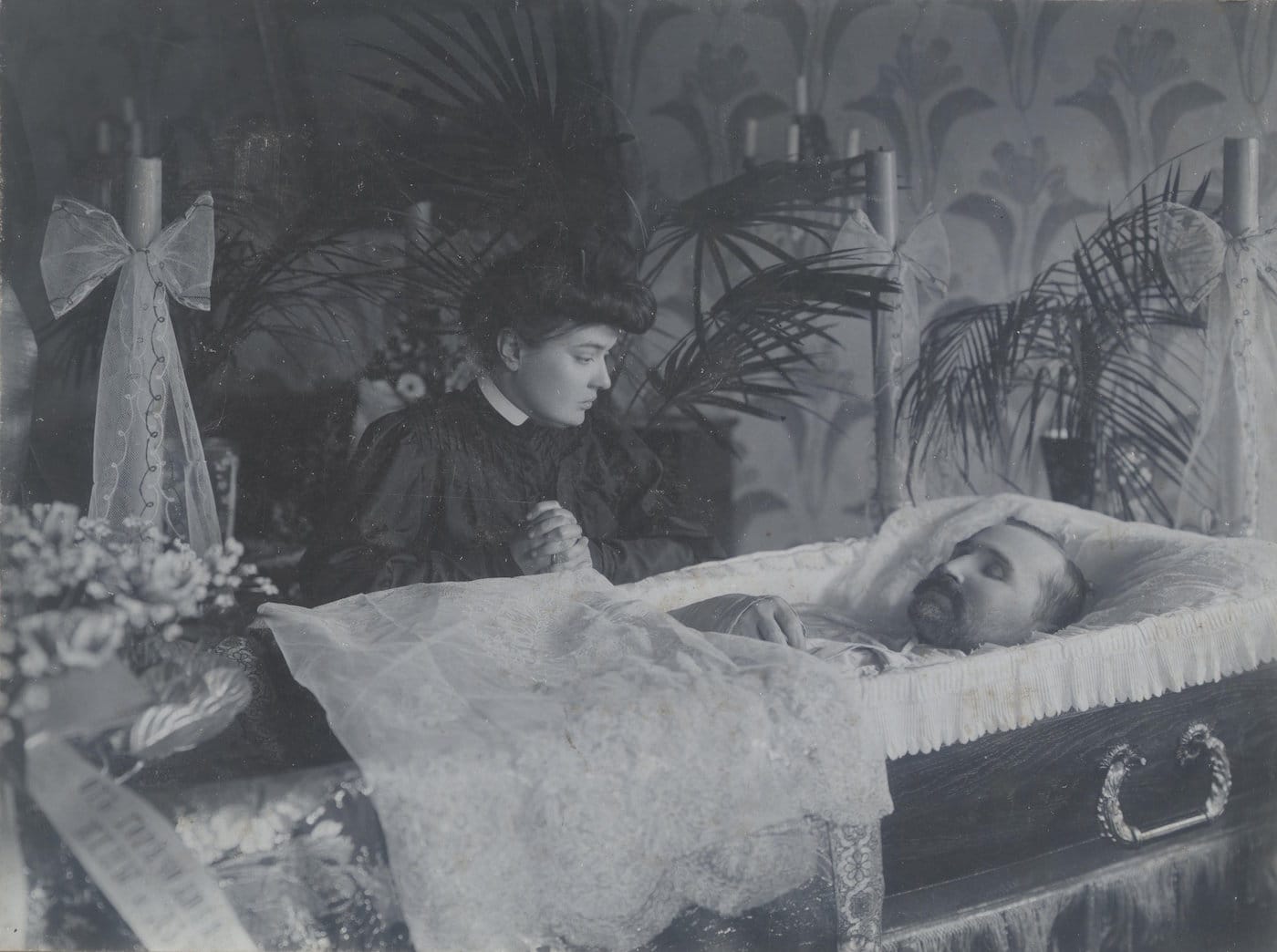 Scene from a funeral by an unknown photographer (c. 1890-1909) (photo courtesy Moscow's Multimedia Art Museum_
