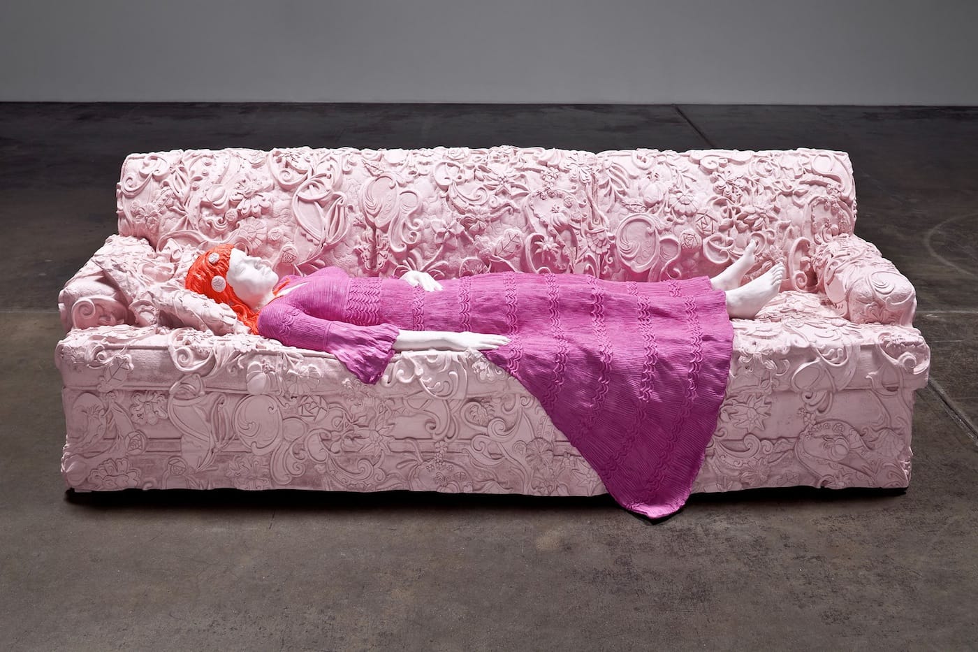Liz Craft, “Nicole Couch (Pink, Fuchsia, Orange)” (2010), Fiberglass and paint, 32 x 98 x 40.5 inches. (via facebook)