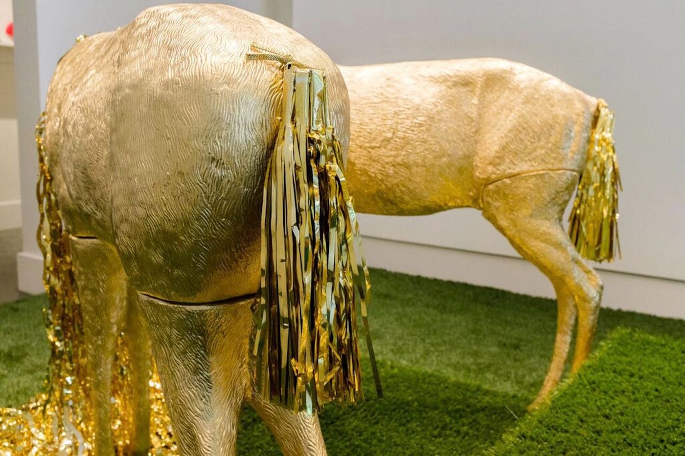 Wendy Red Star "Tokens, Gold and Glory" (2016) (image courtesy of Hap Gallery) 